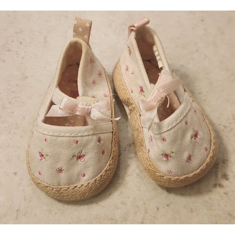 Baby Girl Shoe Bundle Size 0-1 Carters Sandals Mary Janes Sneakers 5 Pairs